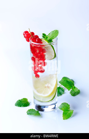 Verre de limonade glacée Banque D'Images