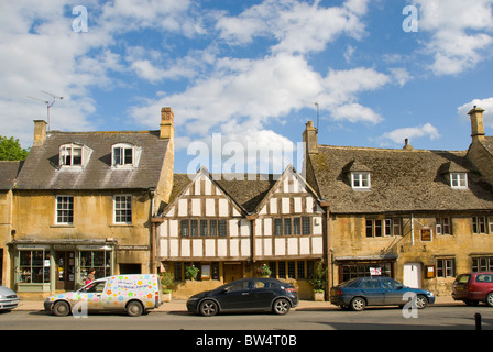 Village historique, maisons à colombages, High Street, Chipping Campden, Cotswolds, Gloucestershire, Angleterre, Cotswolds, Royaume-Uni Banque D'Images