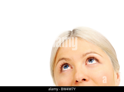Visage de femme blonde regardant vers le haut dans l'isolement Banque D'Images
