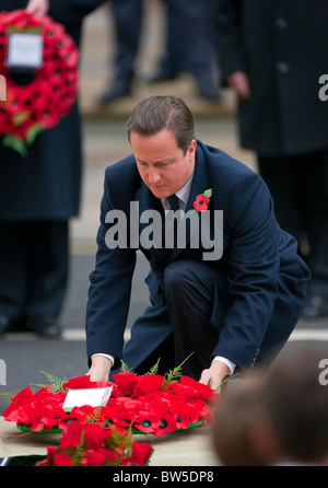 Le Dimanche du souvenir cérémonie tenue au cénotaphe de Whitehall, Londres, et avec la participation de la famille royale britannique 2010 Banque D'Images