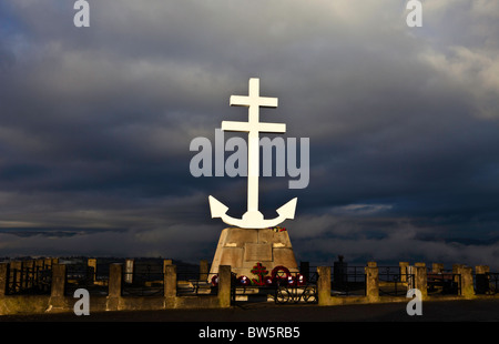 La lumière du matin sur la croix de Lorraine sur la Lyle hill Greenock Banque D'Images