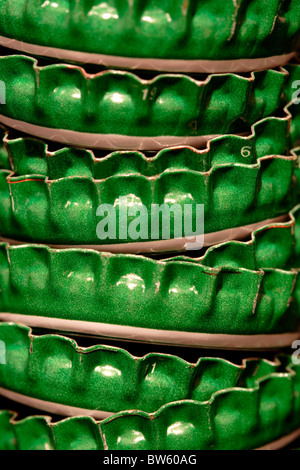 Des capsules de bouteilles de bière verte close up Banque D'Images