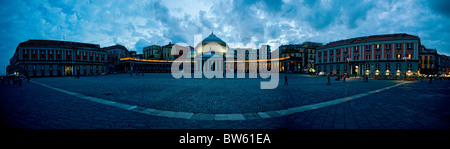 La Piazza del Plebiscito, Naples Banque D'Images