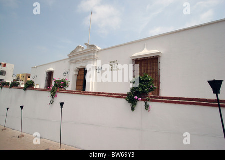 Façade du Musée Larco, Lima, Pérou. Banque D'Images