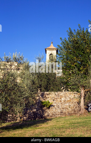 Le clocher de Pieve di Santa Maria Novella en dessous de Radda in Chianti, Toscane, Italie Banque D'Images