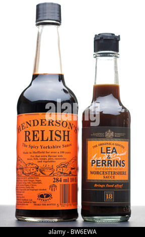 Bouteille de relish de Henderson et bouteille de Lea et Perrins sauce Worcester Banque D'Images