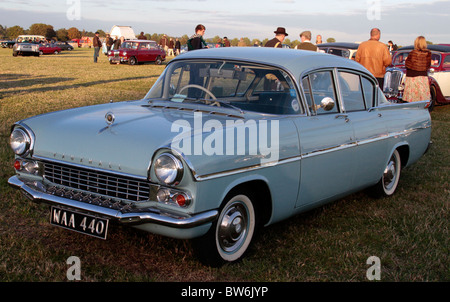 La Vauxhall Cresta PA Classique berline 4 portes motor car Banque D'Images