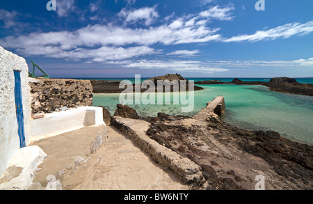 Islote de Lobos. L'île de Lobos. Eau bleu clair dans cette petite île au large de Fuerteventura. Îles Canaries. Espagne Banque D'Images