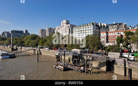 Riverside élévation à la rénovation de l'Hôtel Savoy à Londres - a rouvert ses portes en octobre 2010 Banque D'Images