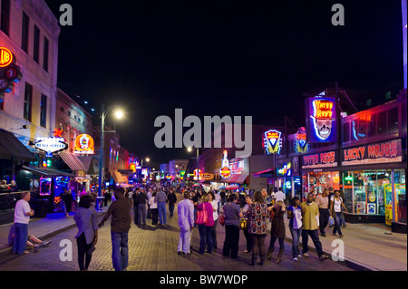 Beale Street la nuit, Memphis, Tennessee, États-Unis Banque D'Images