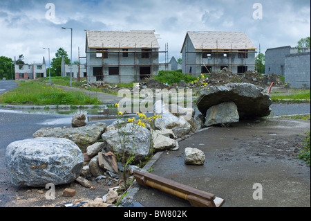 Signe de crise financière et de la fin de l'économie du Tigre celtique, demi-fini de nouveaux logements à Limerick, dans le comté de Limerick, Irlande Banque D'Images