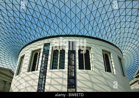 La grande cour, le British Museum, Great Russell Street, Bloomsbury, Londres, Angleterre, Royaume-Uni Banque D'Images