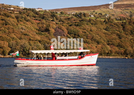 Llanberis, Gwynedd, au nord du Pays de Galles, Royaume-Uni. Le bateau de croisière Star Snowdon sur Llyn Padarn Lake dans le parc national de Snowdonia Banque D'Images