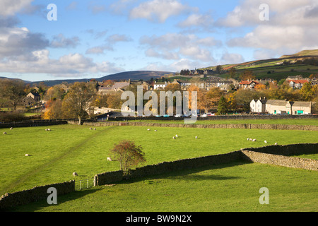 Reeth à partir de la voie de Fremington Swaledale North Yorkshire Angleterre Banque D'Images