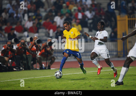 Alex Teixeira du Brésil (7) entraîne la balle contre le Ghana lors de la Coupe du Monde U-20 de la finale de la Coupe du 16 octobre 2009 Banque D'Images