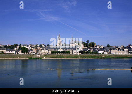 France, Vallée de la Loire, Blois, Loire et la ville Banque D'Images