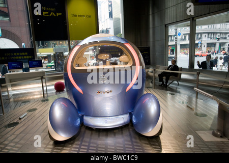 Pivo 2, un prototype de voiture électrique zéro émission Nissan de produire dans un showroom à Ginza, Tokyo, Japon. Banque D'Images