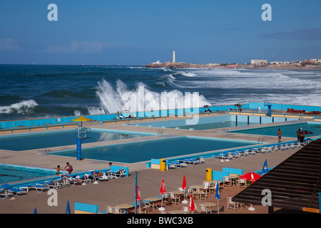 Une station balnéaire et un centre de santé sur la Corniche de Casablanca, au Maroc. Banque D'Images