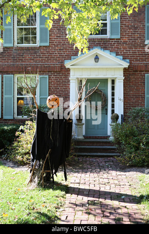L'épouvantail d'halloween avec tête de citrouille, Concord, Massachusetts, USA Banque D'Images