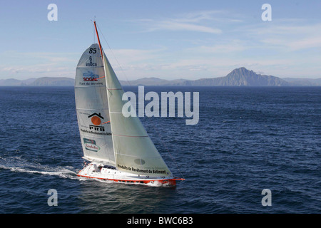 Monocoque 60 pieds Imoca' 'PRB, skipper Vincent Riou, compétiteur dans le Vendée Globe 2004/2005. Premier à franchir le cap Horn (et gagnant Banque D'Images