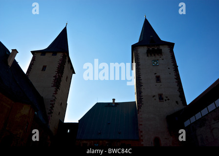 1000 ans Schloss Rochlitz château avec deux tours résidentielles donjon surplombant la rivière Mulde Banque D'Images