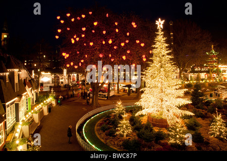 L'arbre de Noël à Tivoli Copenhague Banque D'Images