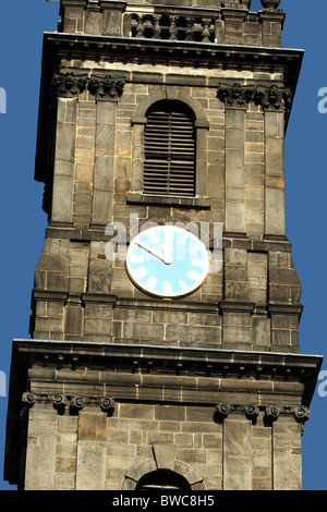 L'église Holy Trinity Boar lane Yorkshire Royaume-uni UK montrant les détails de Bell et tour de l'horloge Banque D'Images