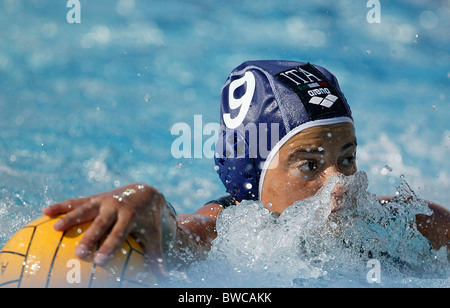 L'Italie par rapport aux USA dans un match de water-polo aux Jeux Olympiques, Athènes, Grèce, 24 août 2004. Banque D'Images