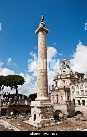 Colonna Traiana - Chiesa del Santissimo Nome di Maria al Foro traiano, Rome, Italie Banque D'Images