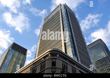 Low angle shot de bâtiment Marunouchi et Shin Marunouchi Building de Tokyo, l'arunouchi «' financial district (Japon) Banque D'Images