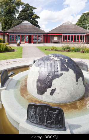 Un globe montrant l'Afrique à la David Livingstone Centre, Blantyre, South Lanarkshire, Écosse Banque D'Images