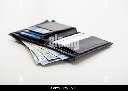 États-unis, Illinois, Metamora, Studio shot of wallet avec des billets en euros Banque D'Images