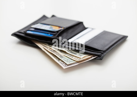 États-unis, Illinois, Metamora, Studio shot of wallet avec billets américains Banque D'Images