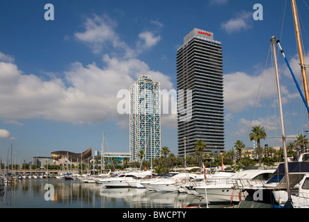 Vue sur la marina de Puerto Olímpico Barcelona Banque D'Images