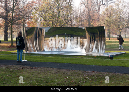 Les sculptures d'Anish Kapoor dans Hyde Park, Londres Banque D'Images