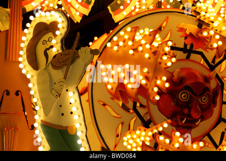 Carnaval de Noël lumières, Glastonbury, Somerset, England, UK Banque D'Images