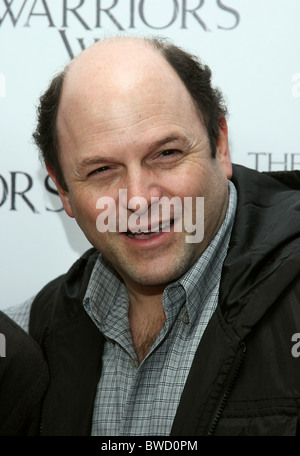 JASON ALEXANDER LES GUERRIERS FAÇON DÉPISTAGE DE LOS ANGELES LOS ANGELES CALIFORNIA USA 19 novembre 2010 Banque D'Images