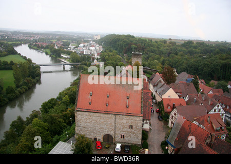 Vue sur le fleuve et les toits de Bad Wimpfen, de la Neues Haus, Blue Tower, Allemagne Banque D'Images