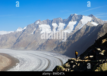 Trekking dans les Alpes Suisses Banque D'Images