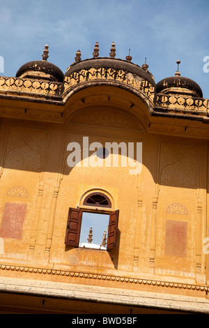 Détail architectural de la cour intérieure Fort Nahargarh, Jaipur, Rajasthan. Banque D'Images