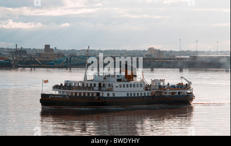 Jonquille royale Mersey ferry boat Banque D'Images
