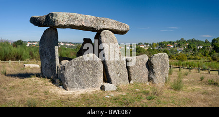 Pedra da tombeau, Orca (dolmen) dans le district de Beira Alta au Portugal Banque D'Images