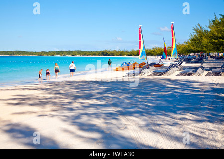 L'île de 'Half Moon Cay' dans la mer des Caraïbes, Bahamas, un paradis pour les voyages en bateau de croisière Banque D'Images