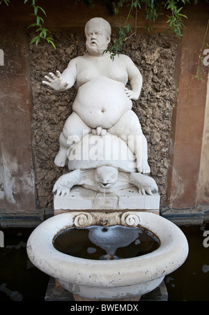 Copie de l'Bacchino, une statue de Valerio Cioli Cosimo de Medici's Court, Pietro Barbino (Nain Morgante), Bacchus sur une tortue Banque D'Images