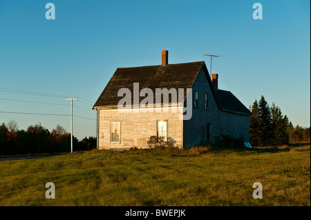 Maison abandonnée en mauvais état, Maine, USA Banque D'Images