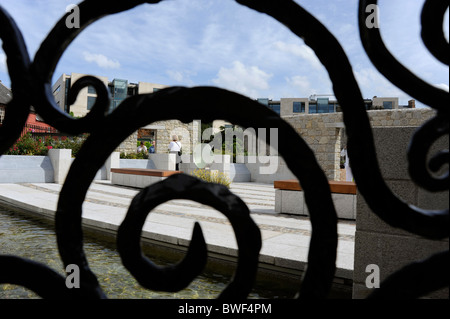 Garda Siochana Memorial Garden dans les jardins du château de Dublin, Dublin, Irlande Banque D'Images