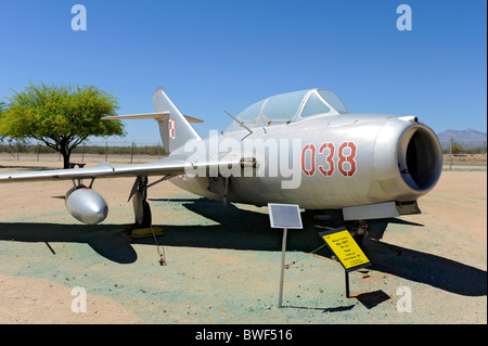 Pima Air & Space Museum Tuscon Arizona MiG 15 UTI Midget Trainer jet fighter 1951 Banque D'Images