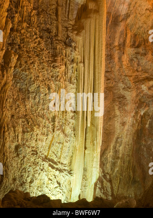 La caverne, Grotte de Jeita (plus grande stalactite), JEITA, Liban. Banque D'Images