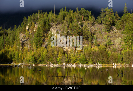 Lakit Lake dans la région de Kootenay est l'aire de répartition en Colombie-Britannique, Canada Banque D'Images