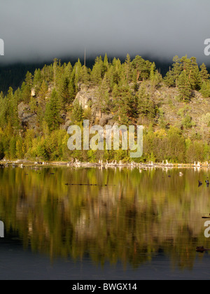 Lakit Lake dans la région de Kootenay est l'aire de répartition en Colombie-Britannique, Canada Banque D'Images